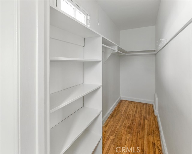 1119 S S Crescent Heights Boulevard, Los Angeles CA: https://media.crmls.org/medias/9a73bb37-4142-4878-bdf8-e0a599edf1ff.jpg