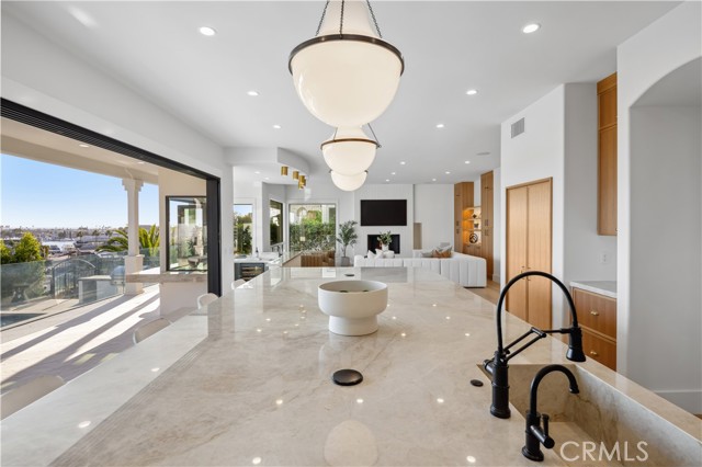 Detail Gallery Image 21 of 69 For 2915 Cliff Dr, Newport Beach,  CA 92663 - 4 Beds | 4/1 Baths