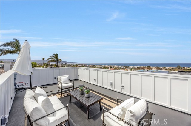 924 17th St, Hermosa Beach CA: https://media.crmls.org/medias/9a74df34-0045-4ae3-a868-558928f11ead.jpg