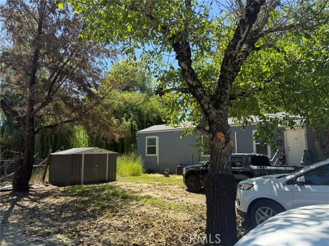 375 State 20 E Highway, Upper Lake CA: https://media.crmls.org/medias/9a754269-3f02-44b3-8b98-e91e32fcde81.jpg