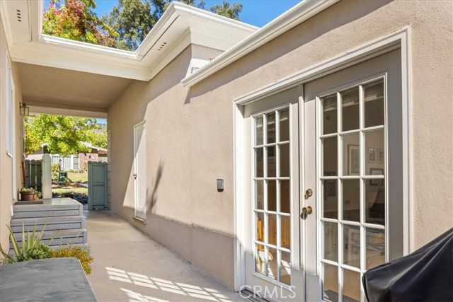 Studio access via French doors