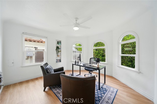 2200 Pine Avenue, Long Beach CA: https://media.crmls.org/medias/9a75deff-a989-4436-bf8f-3d11dad93f08.jpg