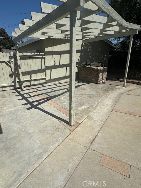 5710 Burlingame Drive, Riverside CA: https://media.crmls.org/medias/9a75f79b-323e-4a34-9534-3856638cab3a.jpg
