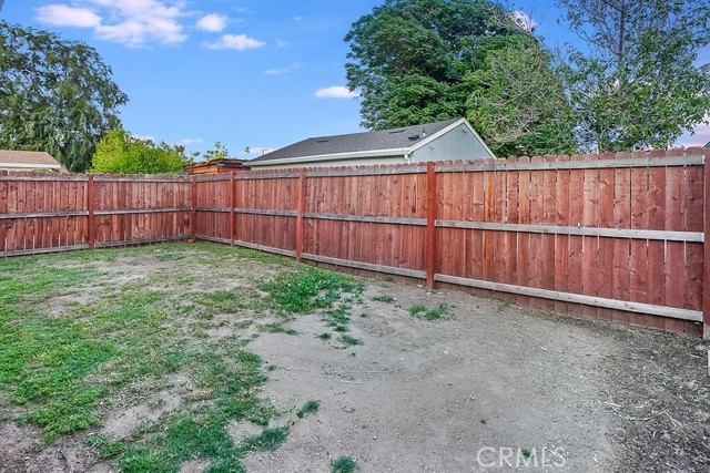 Detail Gallery Image 10 of 18 For 15334 Bledsoe St, Sylmar,  CA 91342 - 5 Beds | 2 Baths