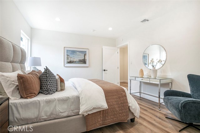 4250 McConnell Boulevard, Los Angeles CA: https://media.crmls.org/medias/9a778bbe-3765-46d7-a510-8bffc40a311e.jpg
