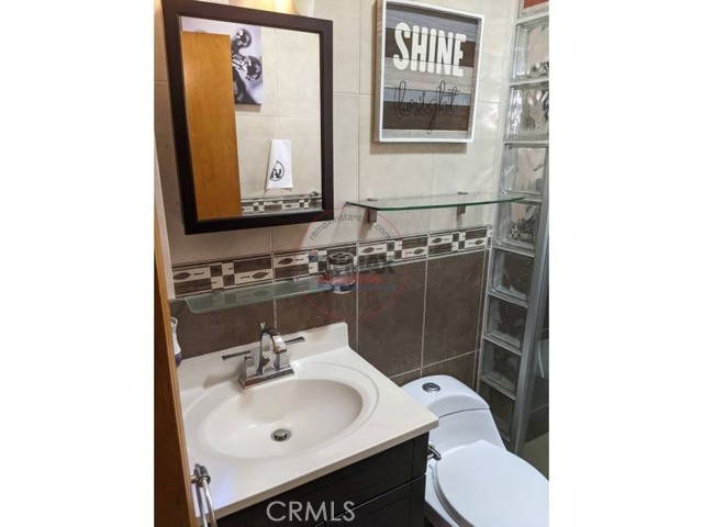 Detail Gallery Image 25 of 71 For 669 Calle Paseo De Las Acacias, –,  – 22847 - 5 Beds | 3/1 Baths