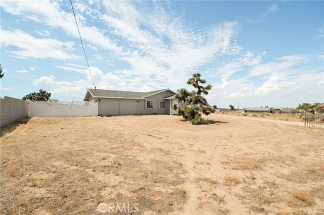 Detail Gallery Image 2 of 34 For 9846 Sunny Vista Rd, Phelan,  CA 92371 - 3 Beds | 2 Baths