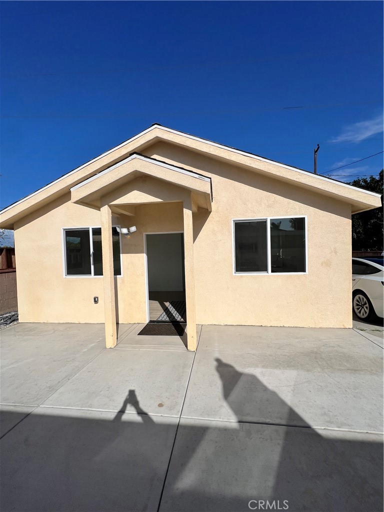 1/2 Garrick Avenue