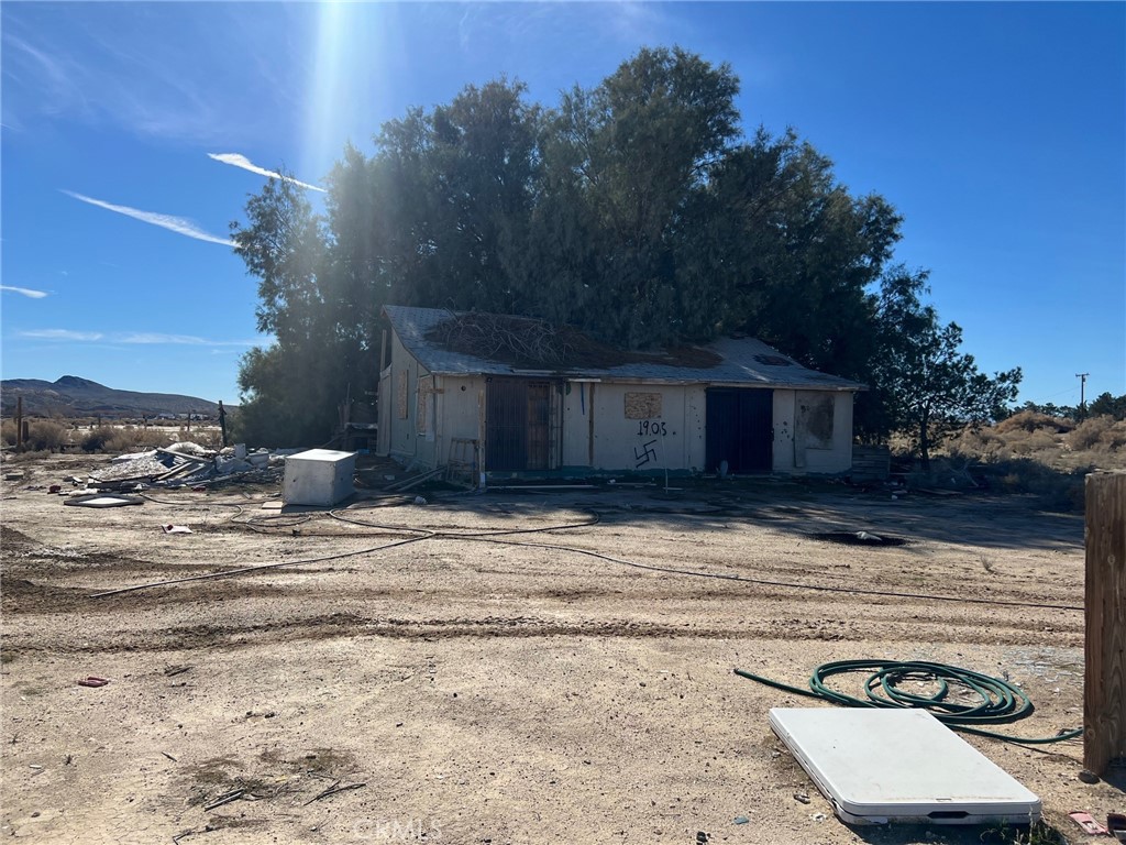 15707 Crouch Road, Helendale, CA 92342
