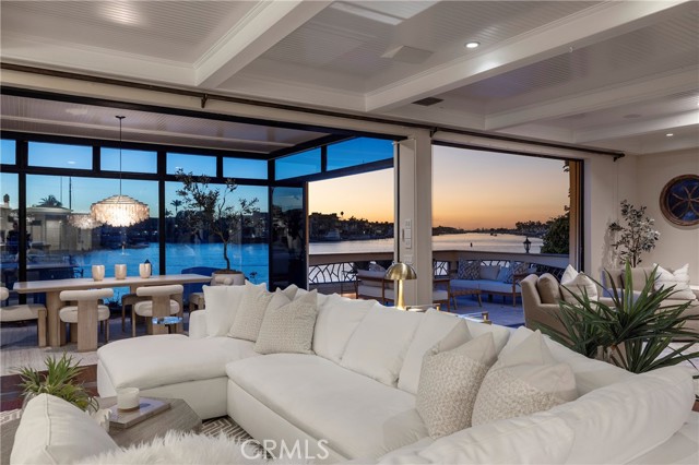 Detail Gallery Image 27 of 41 For 16631 Carousel, Huntington Beach,  CA 92649 - 4 Beds | 4/1 Baths