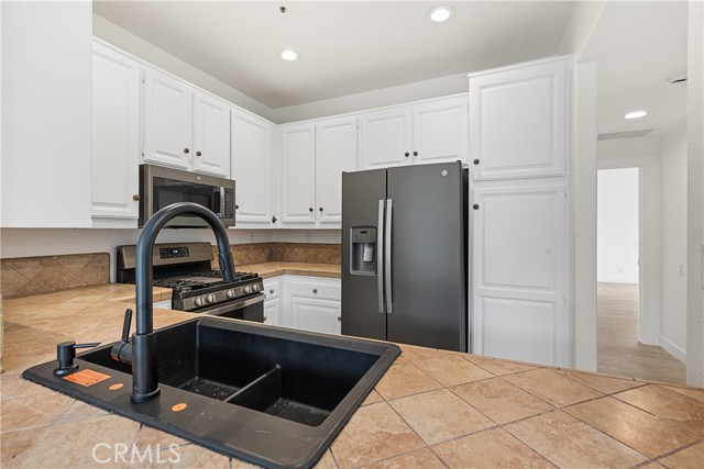 1 Overture Lane, Aliso Viejo CA: https://media.crmls.org/medias/9a7b0cf1-ecf3-40aa-859b-f63423673275.jpg