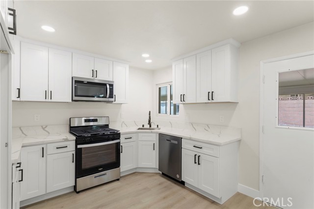 Detail Gallery Image 11 of 36 For 1352 W Granada Ct, Ontario,  CA 91762 - 3 Beds | 2 Baths