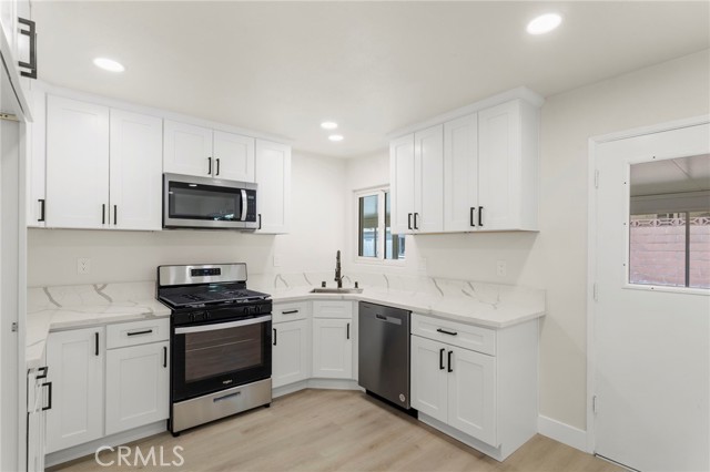 Detail Gallery Image 11 of 36 For 1352 W Granada Ct, Ontario,  CA 91762 - 3 Beds | 2 Baths