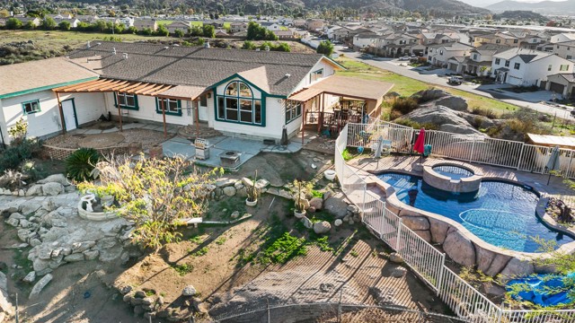 Detail Gallery Image 3 of 33 For 25655 Leon Rd, Homeland,  CA 92548 - 3 Beds | 2 Baths