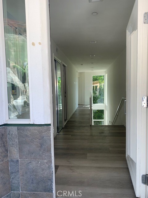 Entry Area w/ 1 Bedroom/Office