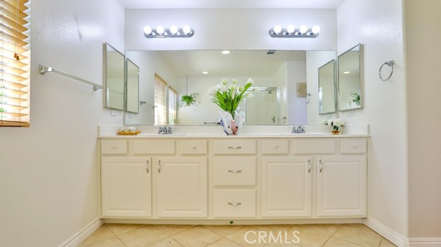 Detail Gallery Image 49 of 57 For 21817 Charlotte Ct, Canoga Park,  CA 91304 - 5 Beds | 2/1 Baths