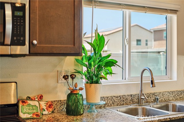 873 Canopy Lane, San Jacinto CA: https://media.crmls.org/medias/9a7ddfe8-be3d-4c5a-b5ab-9bd7cc01d08e.jpg