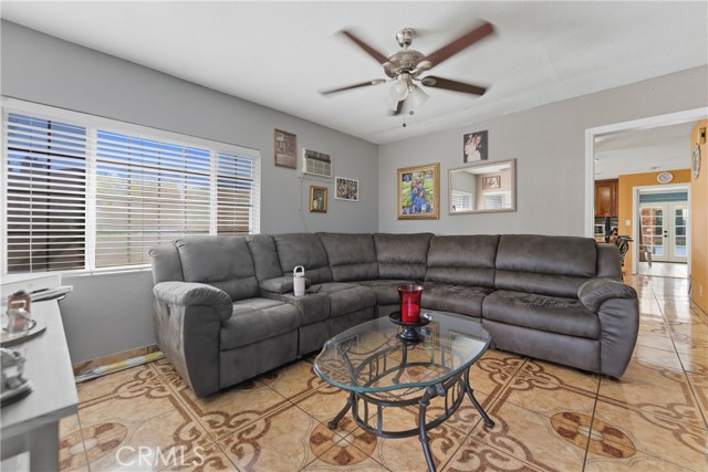 Detail Gallery Image 13 of 42 For 9824 Linden Ave, Bloomington,  CA 92316 - 3 Beds | 2 Baths