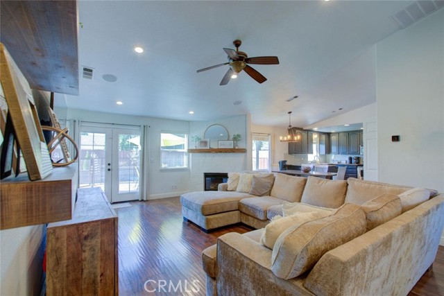 20443 Songbird Way, Hilmar CA: https://media.crmls.org/medias/9a7e55a5-42f6-4ec3-84e0-8fd55061efed.jpg