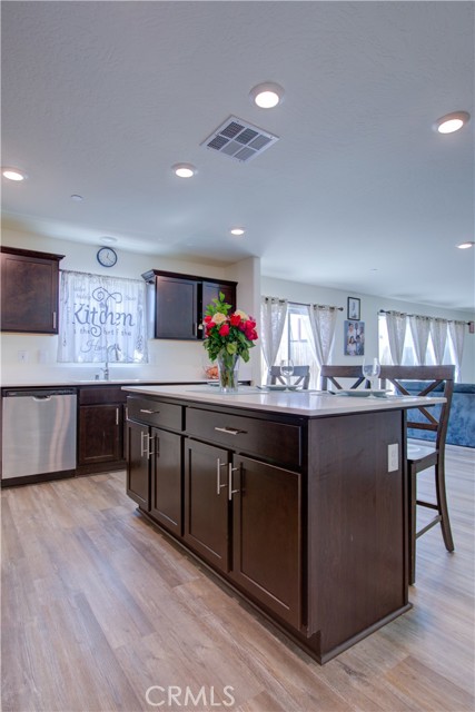 Detail Gallery Image 20 of 55 For 218 Bryce Canyon Ct, Merced,  CA 95341 - 5 Beds | 3 Baths