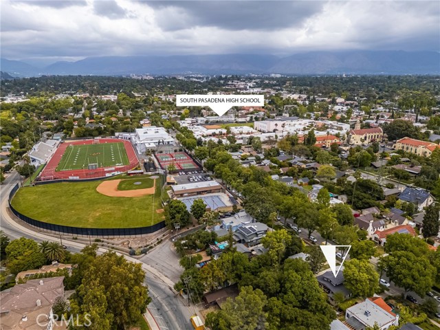 1559 Diamond Avenue, South Pasadena CA: https://media.crmls.org/medias/9a7f37e4-8ad0-4119-8abe-15444e8dac7a.jpg
