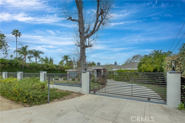 Detail Gallery Image 35 of 36 For 22637 Erwin St, Woodland Hills,  CA 91367 - 6 Beds | 5/1 Baths