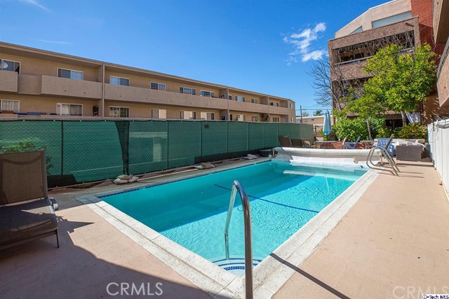 1 Bed Home for Sale in Sherman Oaks, California