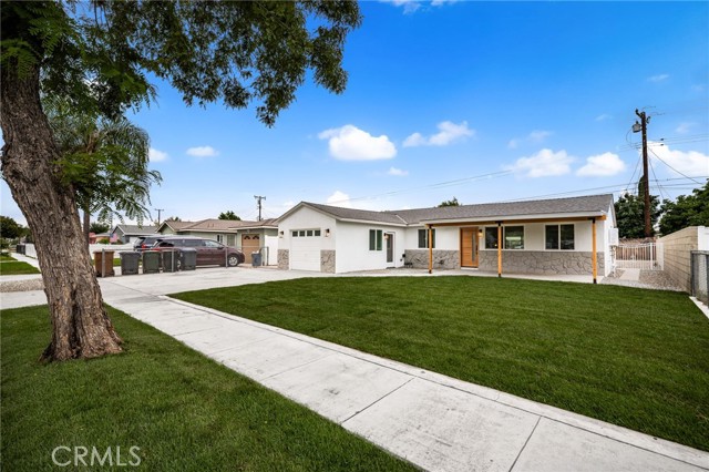 2124 W Flower Avenue, Fullerton CA: https://media.crmls.org/medias/9a800aeb-9240-46ba-b09d-9d0752e0f664.jpg