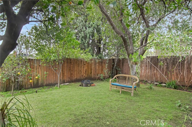 Detail Gallery Image 16 of 22 For 2316 New York Dr, Altadena,  CA 91001 - 3 Beds | 2 Baths