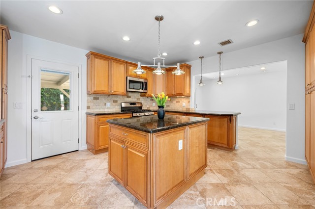 Detail Gallery Image 14 of 31 For 16814 Hartland, Lake Balboa,  CA 91406 - 3 Beds | 2 Baths
