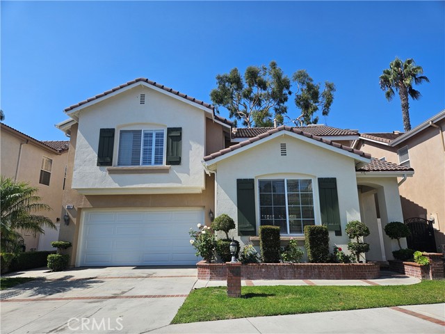 Detail Gallery Image 2 of 10 For 1227 S Goldstone Cir, Anaheim,  CA 92804 - 4 Beds | 2/1 Baths