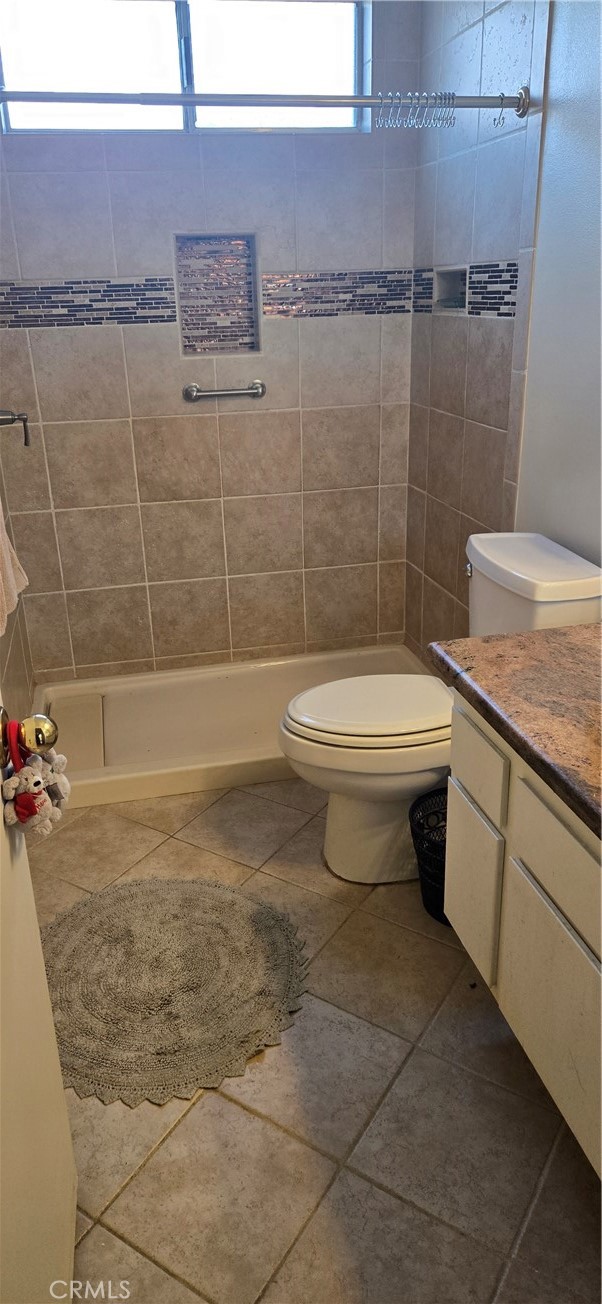 Detail Gallery Image 2 of 3 For 27565 Boston, Menifee,  CA 92586 - 2 Beds | 2 Baths