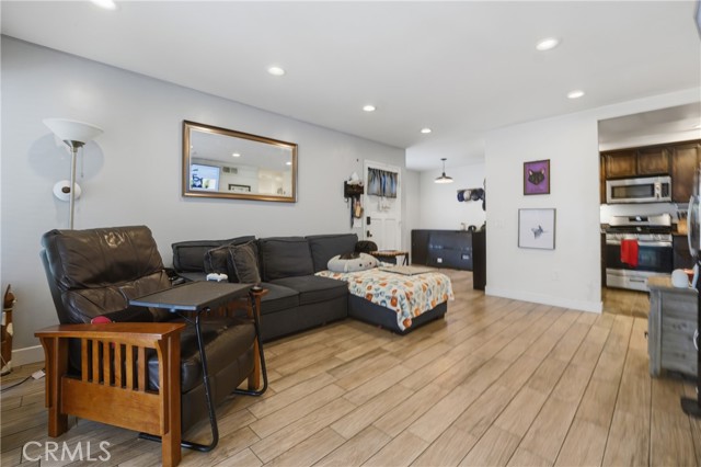 Detail Gallery Image 3 of 18 For 1440 Brett #61,  San Pedro,  CA 90732 - 1 Beds | 1 Baths