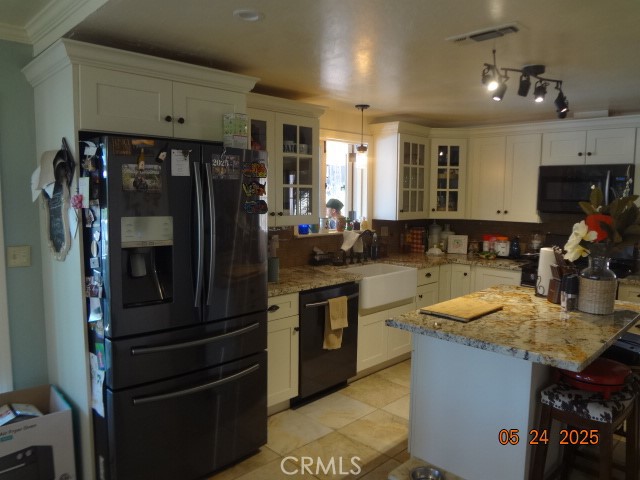 https://media.crmls.org/medias/9a824daf-ba8f-432d-8560-889753d38917.jpg?preset=X-Large