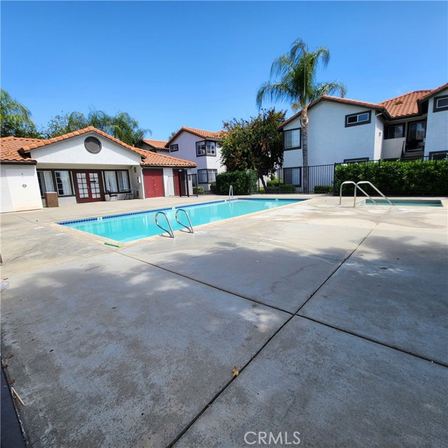 16377 Lakeshore Drive, Lake Elsinore CA: https://media.crmls.org/medias/9a826062-9cea-4328-a750-9881a7cace37.jpg