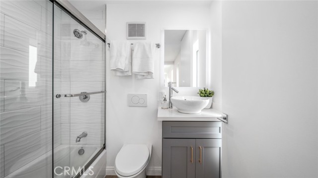 2306 Aviation Boulevard, Redondo Beach, California 90278, 4 Bedrooms Bedrooms, ,5 BathroomsBathrooms,Residential,Sold,Aviation,PV21199795