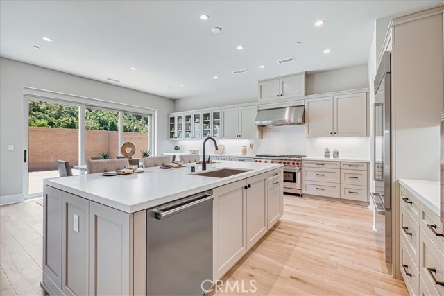 100 Bozeman, Irvine CA: https://media.crmls.org/medias/9a82e861-3ddf-4bd5-8939-e036ff8a7ede.jpg