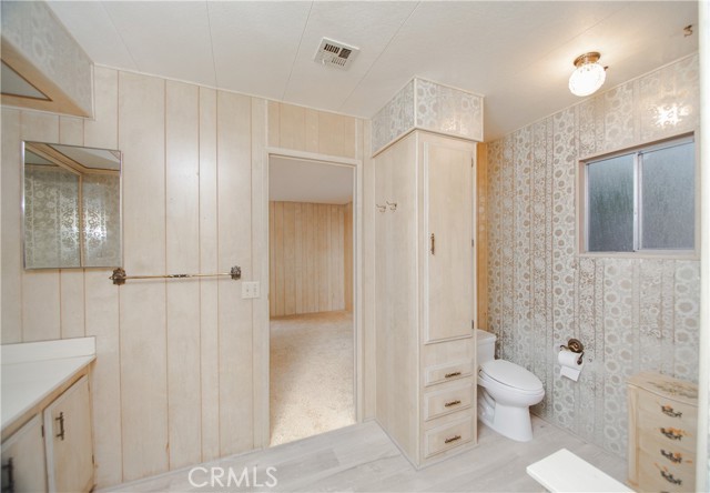 Detail Gallery Image 16 of 36 For 11990 North Dr, Clearlake,  CA 95422 - 2 Beds | 2 Baths