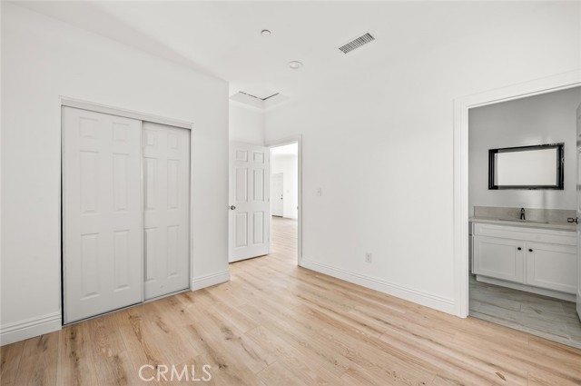 941 E 97th Street, Los Angeles CA: https://media.crmls.org/medias/9a84c594-eb57-4cfa-82a9-079dea31c80c.jpg