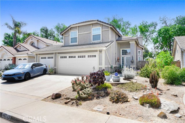 Detail Gallery Image 2 of 11 For 13723 Berkeley Ct, Fontana,  CA 92336 - 3 Beds | 2/1 Baths