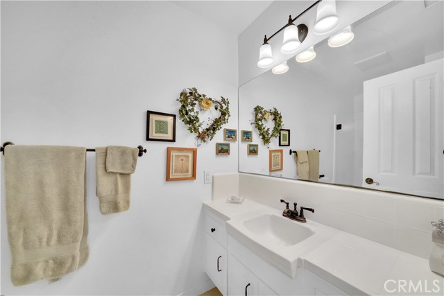 Detail Gallery Image 15 of 30 For 405 Gloucester Dr, Costa Mesa,  CA 92627 - 2 Beds | 2 Baths