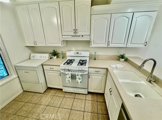 Detail Gallery Image 6 of 42 For 7120 Carlson Cir #264,  Canoga Park,  CA 91303 - 1 Beds | 1 Baths