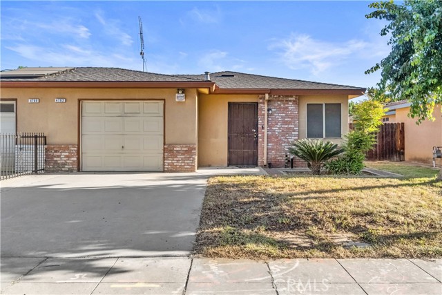 Detail Gallery Image 1 of 19 For 4782 W Austin Way, Fresno,  CA 93722 - 3 Beds | 2 Baths