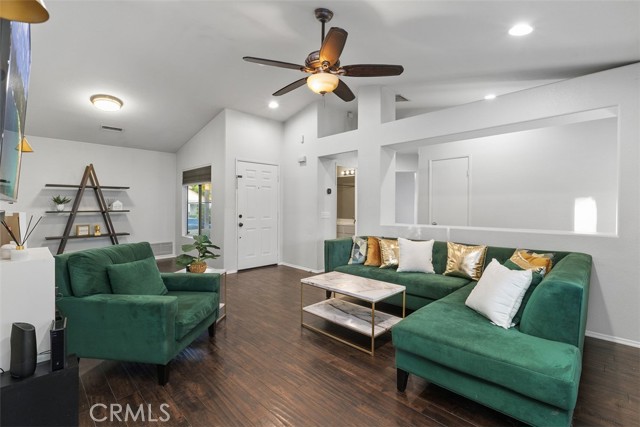 24667 Malbec St, Murrieta CA: https://media.crmls.org/medias/9a8757e8-d5c9-4b4b-aa16-1e4525589d40.jpg