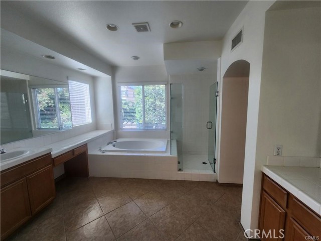 Detail Gallery Image 16 of 30 For 5503 Martingale Way, Fontana,  CA 92336 - 4 Beds | 3/1 Baths
