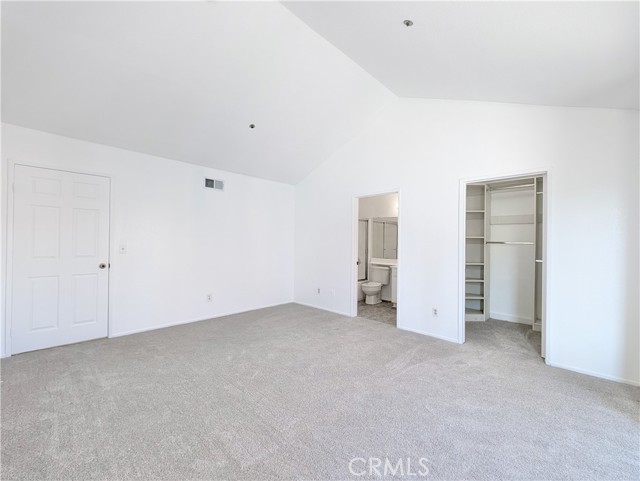 9235 Woodman Avenue, Arleta CA: https://media.crmls.org/medias/9a891e4e-7b9f-470d-8526-5cfb28cf29fd.jpg