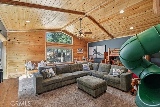 Detail Gallery Image 15 of 39 For 1039 Heritage Trl, Big Bear City,  CA 92314 - 4 Beds | 4/1 Baths