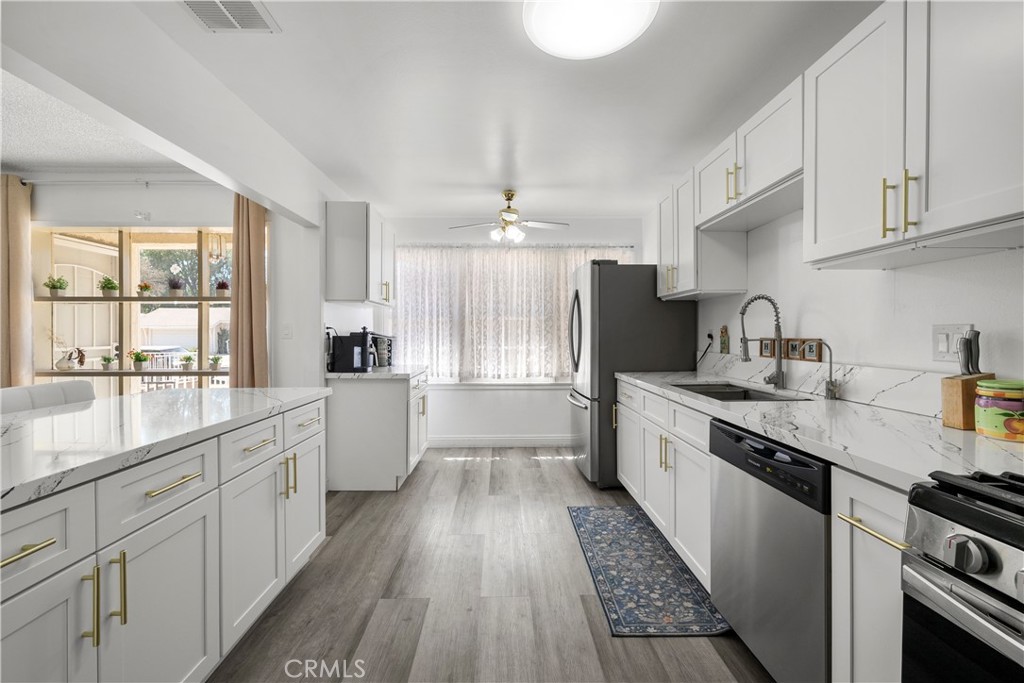 641 W Avenue J9