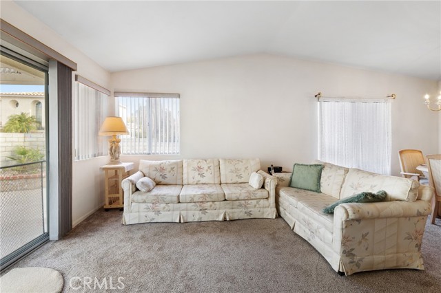 Detail Gallery Image 11 of 38 For 25335 Bowie Ct, Stevenson Ranch,  CA 91381 - 2 Beds | 2 Baths