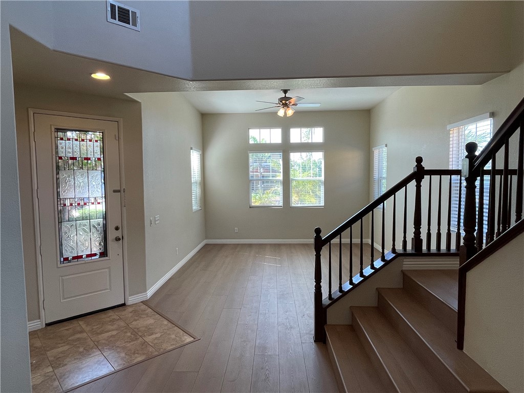 Detail Gallery Image 9 of 64 For 38489 Clearbrook Dr, Murrieta,  CA 92563 - 4 Beds | 3/1 Baths